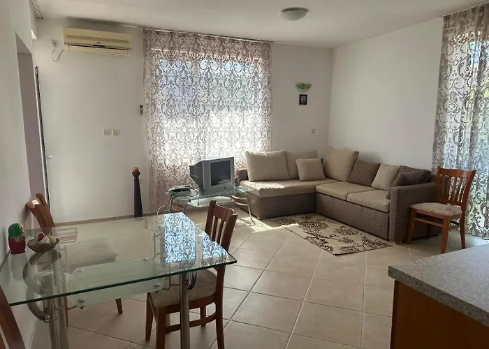 Апартамент под наем понтика Созопол